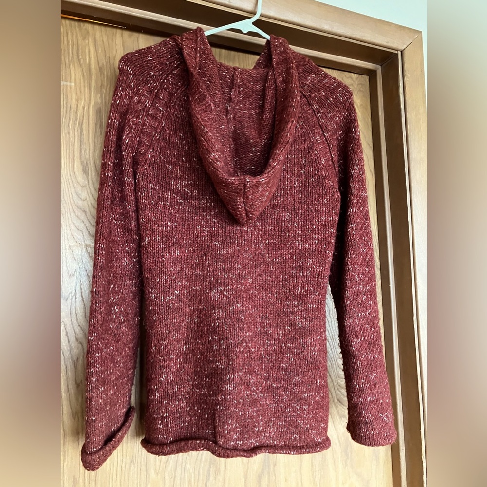 Royal Robbins hooded knit sweater with wooden buttons, S
